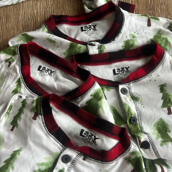 4 LAZY ONE EVERGREEN PLAID FLAPJACKS,Set of 4 adult onesies and one dog onesie! - Picture 11 of 12